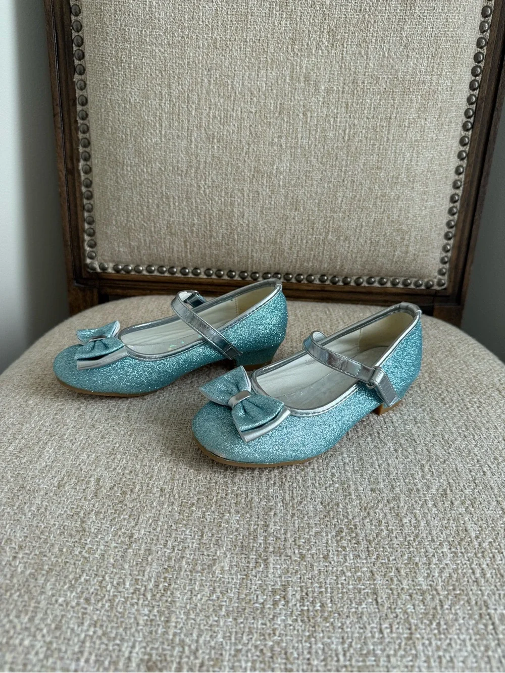 Girls Princess Blue and Silver Glitter Bow Mary Jane dress shoes size 12 Velcro